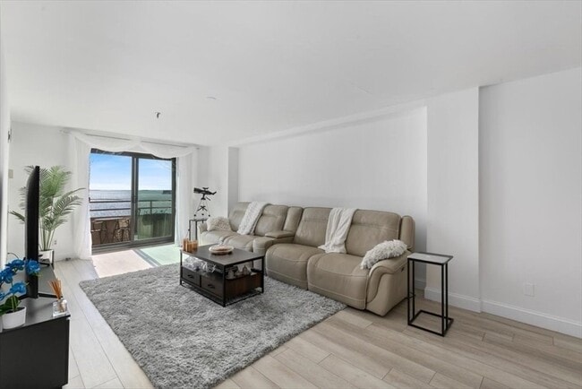 Building Photo - 376 Ocean Ave