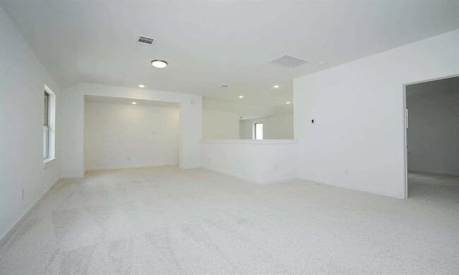 Building Photo - 1010 Newport Crk Dr