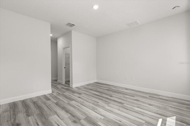 Building Photo - 6761 SW 151 Loop