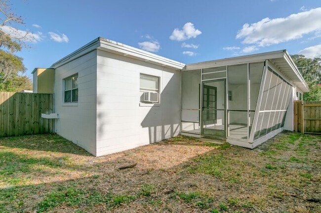 Building Photo - 1239 Virginia Dr