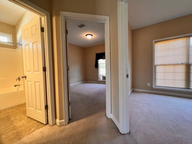 Building Photo - Welcome to The Enclave at Oak Crest!
