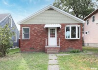 Building Photo - Two Bedroom House with Two Car Garage