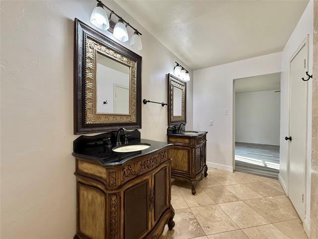 Building Photo - 5100 Oak Timbers Ct