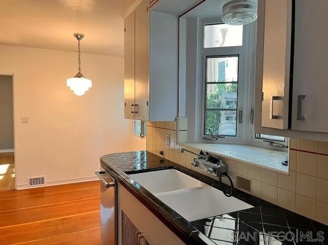 Building Photo - 3311 Xenophon St