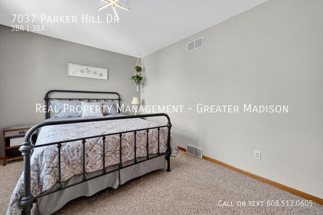 Building Photo - 7037 Parker Hill Dr