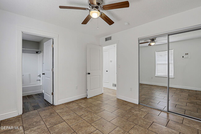 Building Photo - 287 Sunset Hills Dr