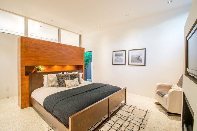 Guest Bedroom - 1440 N Kings Rd