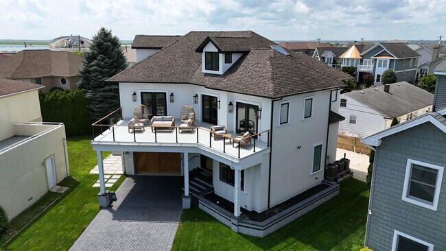 Building Photo - 31 Seaside Ct