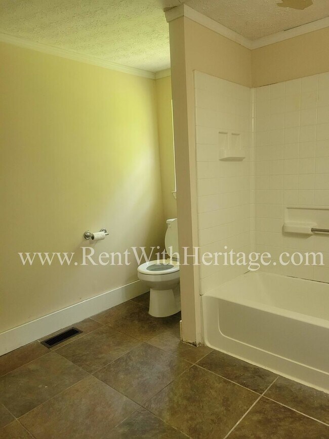 Building Photo - ENJOY THE PRESTIGE OF THIS CHARMING HOME I...