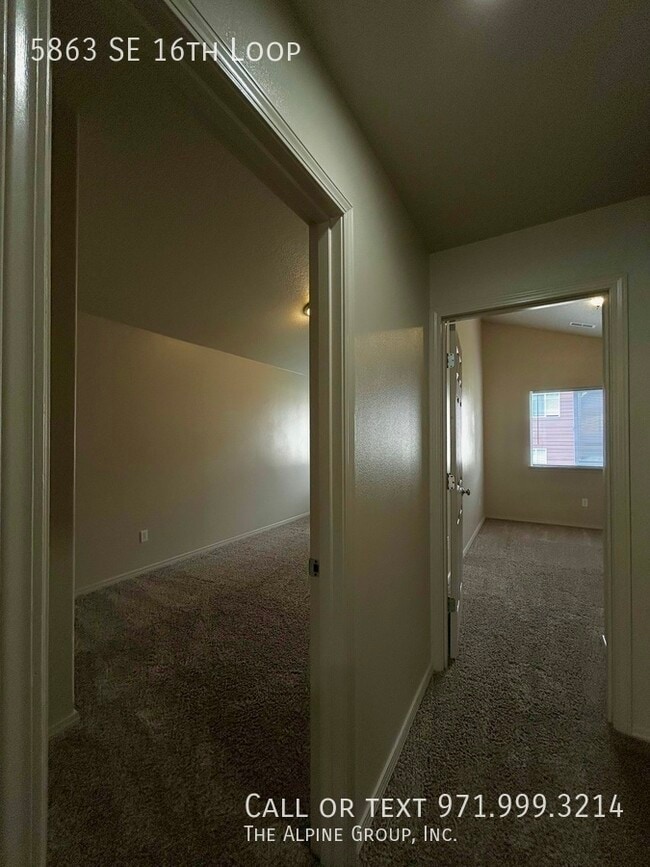 Building Photo - 5863 SE 16th Loop