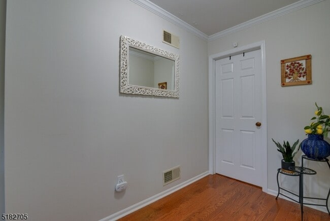 Building Photo - 78 Canterbury Rd