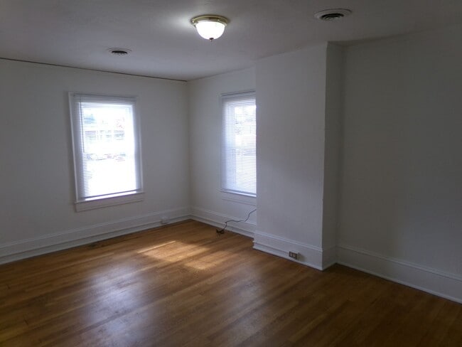 Building Photo - 1529 W First St