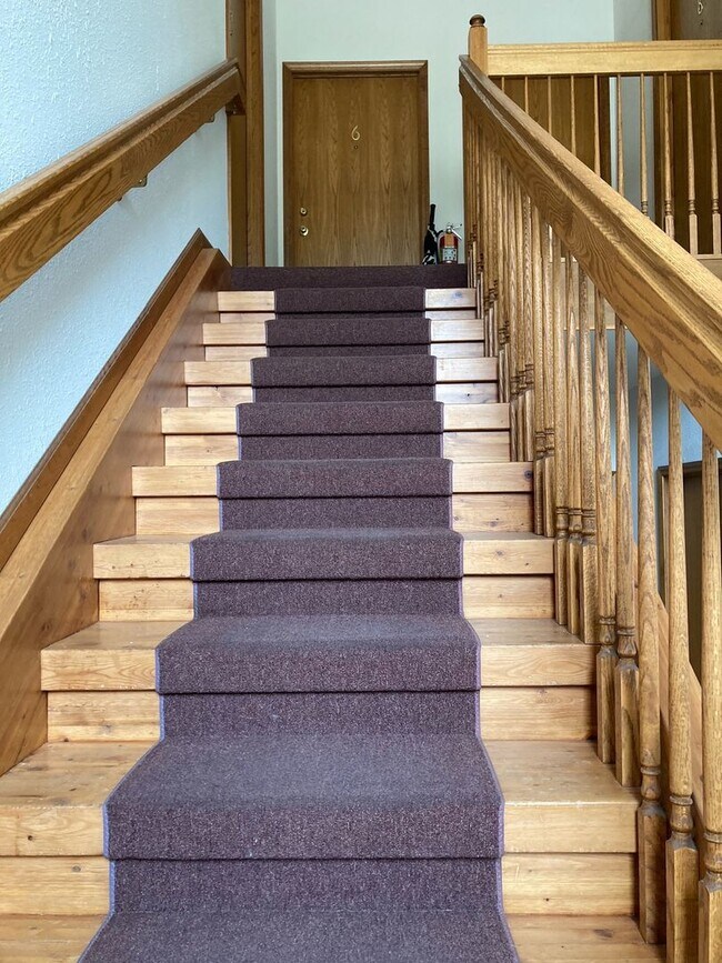 Building Photo - Two Bedroom Condo in Stadium Meadows!