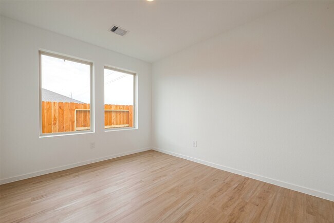 Building Photo - 3106 Elm Br Dr