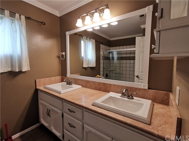 Building Photo - 2676 Pepperdale Dr