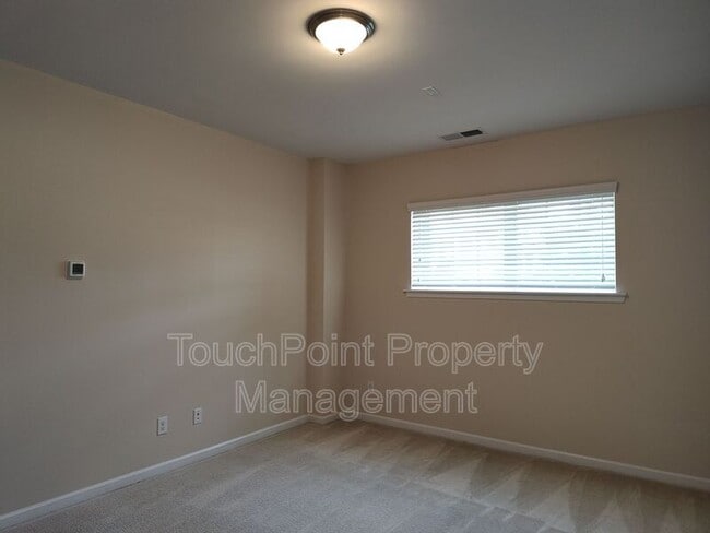Building Photo - 513 Dulaney Dr