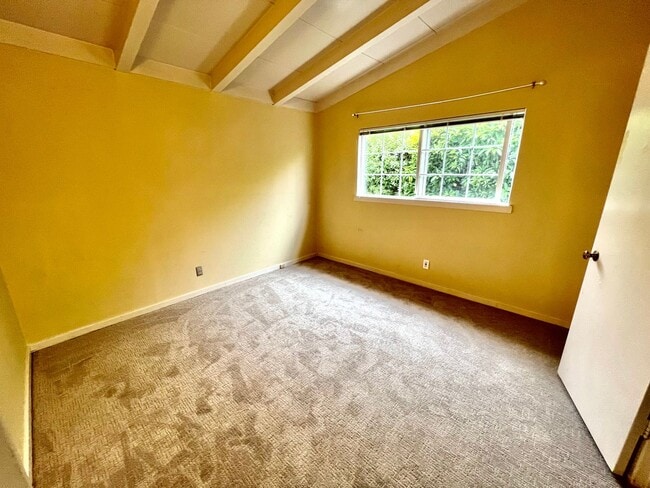 Building Photo - Archer Manor - Apply NOW!!