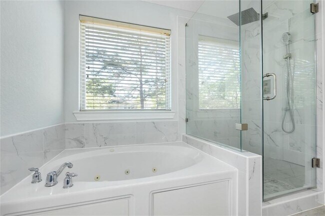 Building Photo - 90 Panterra Way
