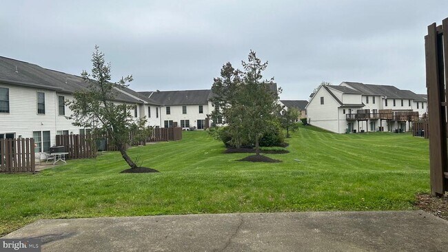 Building Photo - 424 Waverly Woods Dr