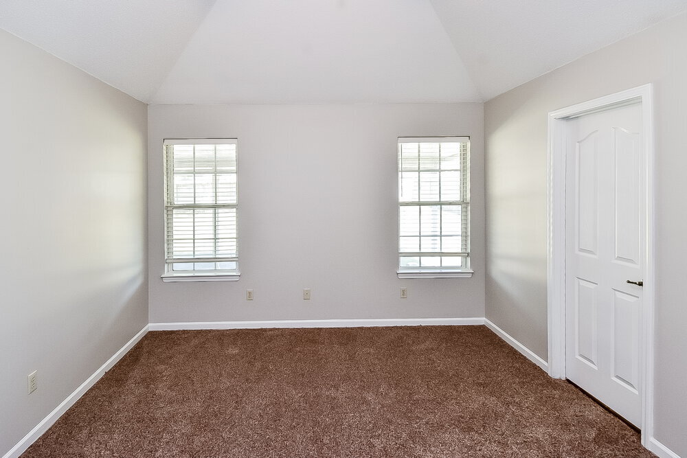 Building Photo - 4102 Ravenwood Dr N