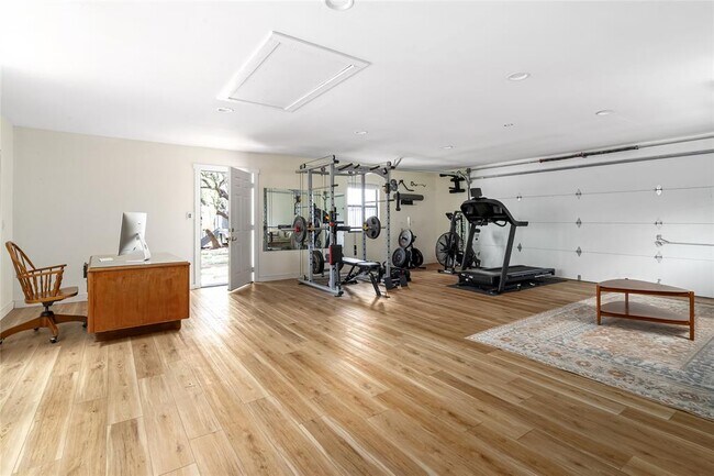 Building Photo - 614 Canyon Rim Dr