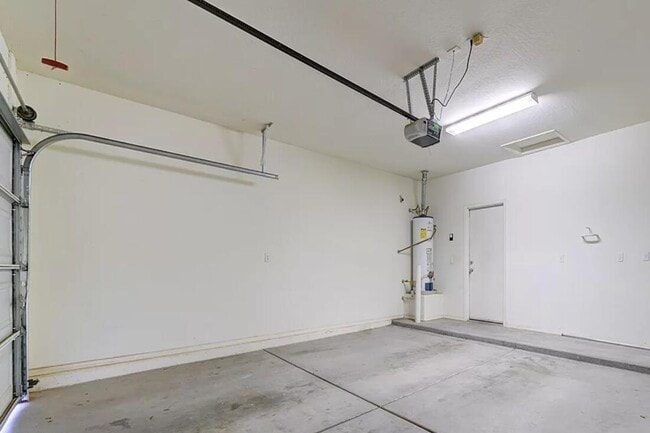 Building Photo - 44811 Paraiso Ln