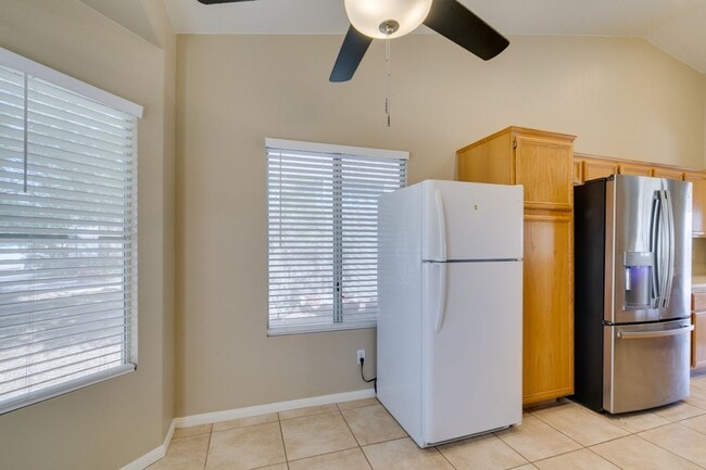Building Photo - Charming Single-Story Home with Spa & Covered Patio Near Spencer & Wigwam in Las Vegas