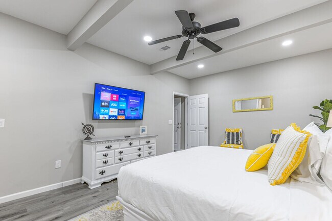 Building Photo - 535 Douthit Ferry Rd