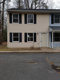 Building Photo - Spacious townhouse in Colonial Beach