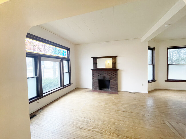 Living room (stained glass, fireplace) - 2428 S Harrison St