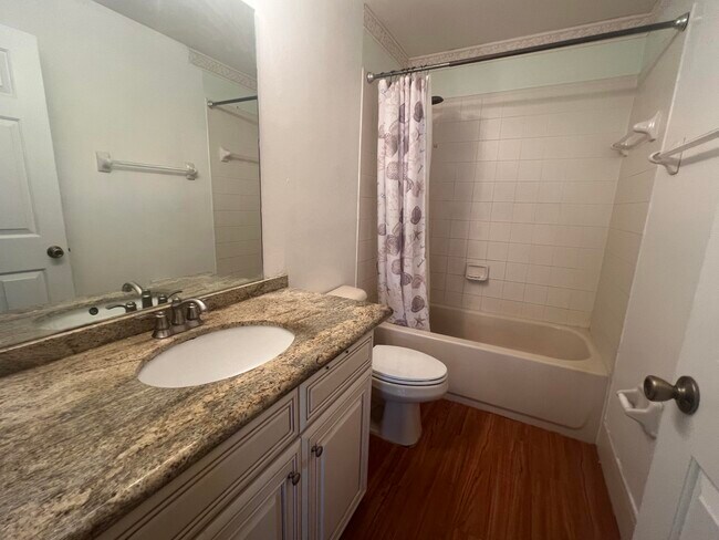 Building Photo - 3804 Shoma Dr