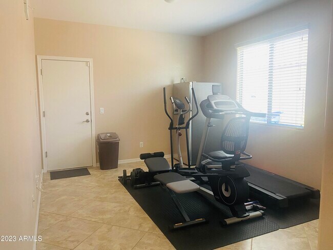 Building Photo - 453 W Lantana Pl