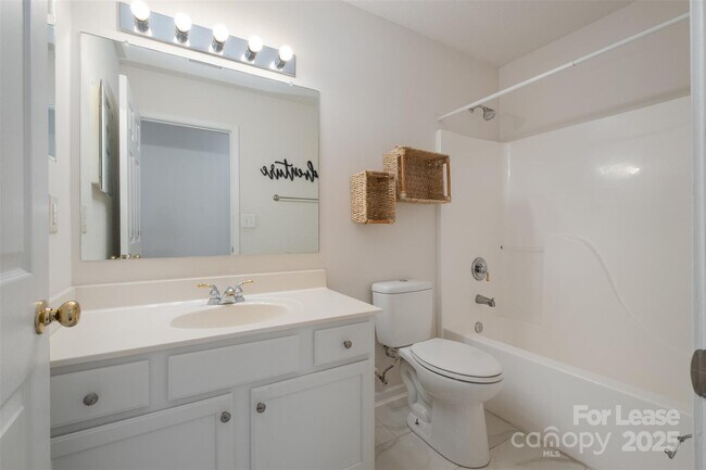Building Photo - 8424 Angwin Pl
