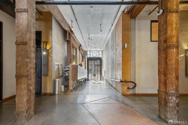 Building Photo - 461 2nd St