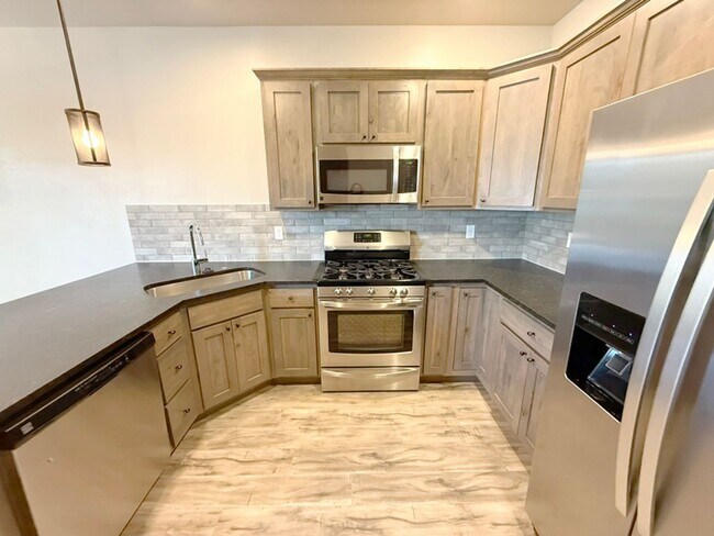 Building Photo - Luxury Condo, Center of Bozeman