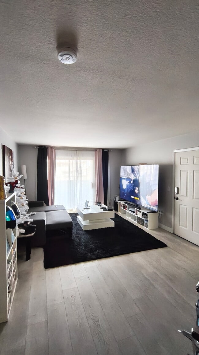 Building Photo - 5055 W Hacienda Ave