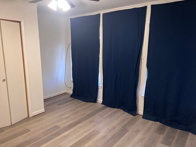 Building Photo - 149 Sylvia St