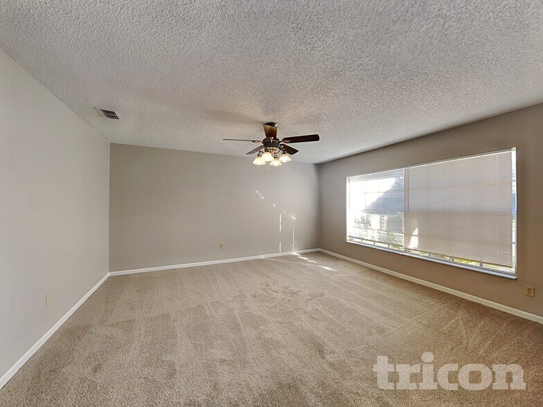Building Photo - 1604 Palm Leaf Dr