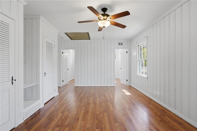 Building Photo - 1190 W Paces Ferry Rd NW