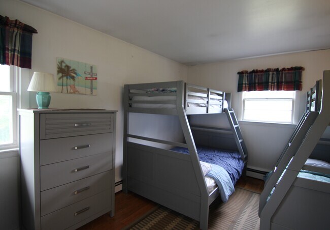 Building Photo - 216 E Grand Ave