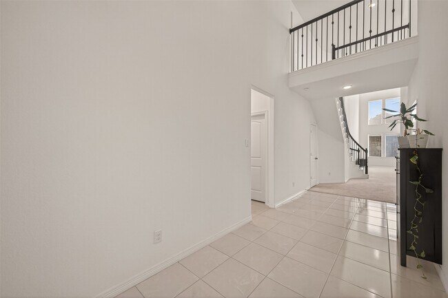 Building Photo - 1006 Grey Dusk Ct