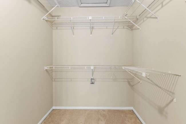 Building Photo - Great Location 2BR/2BA Condo - No App Fee