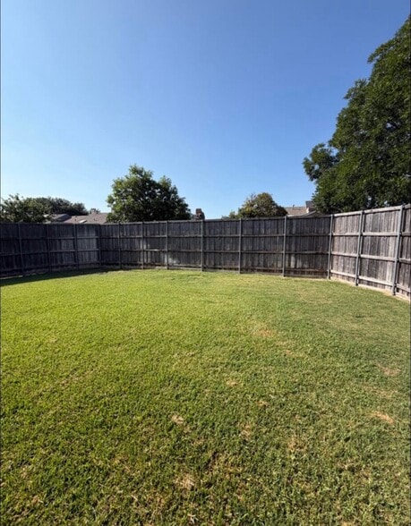 Building Photo - 3032 Laguna Dr