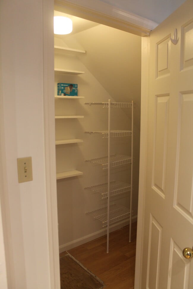 Building Photo - 120 Eaglesmere Cir