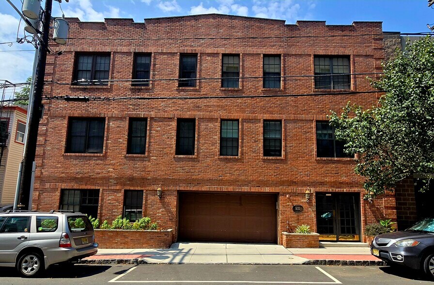 Building Photo - 515 Gregory Ave
