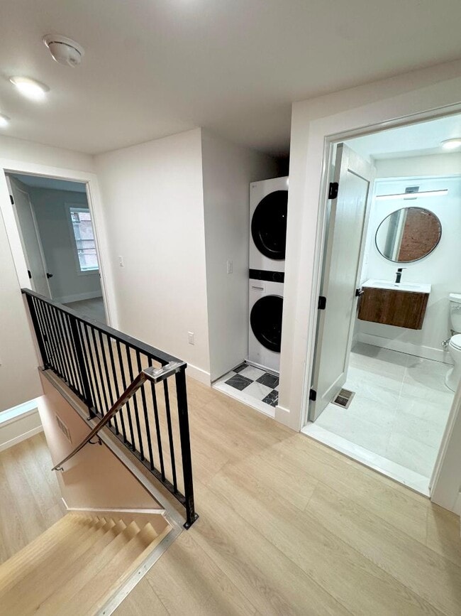 Building Photo - 118 E Huntingdon St