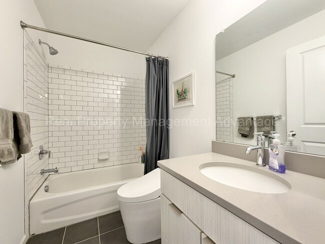 Building Photo - Modern 2020 Built Townhome Just Steps from Downtown Ferndale!