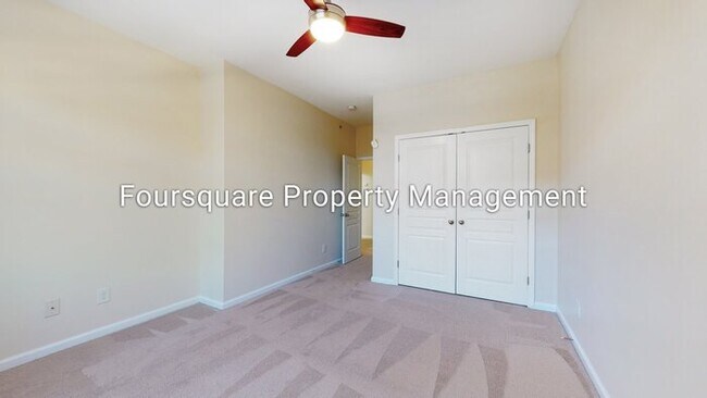 Building Photo - Town Home | Screened Back Porch | One Car ...