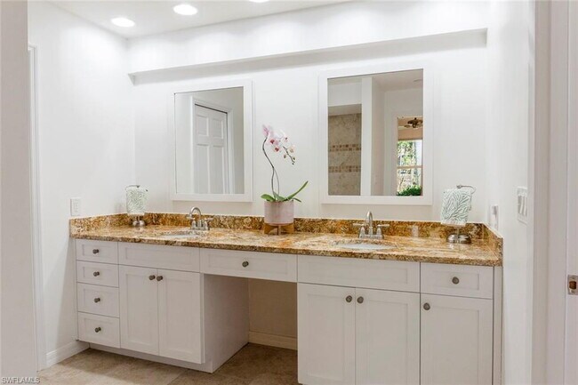 Building Photo - Golden Gate Estates Single Family home on ...