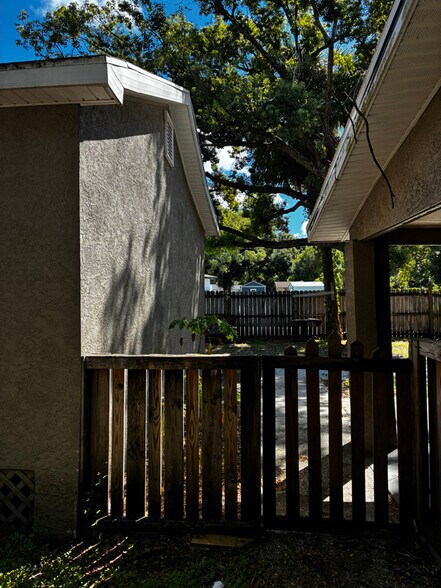 Building Photo - 3417 Lindell Ave